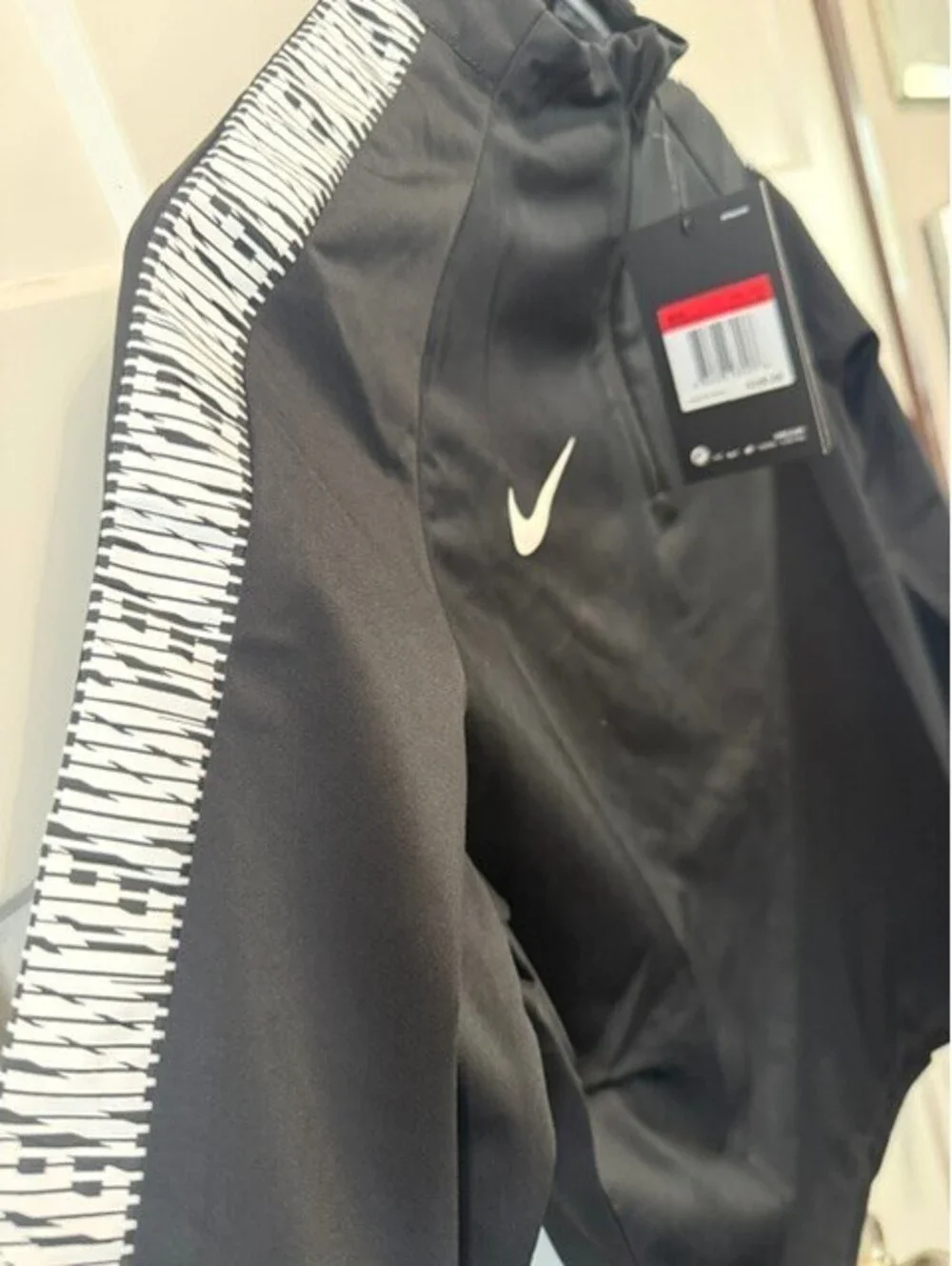 NWT Boys 1/4 zip sz Large black white performance mock wind and rain resistent